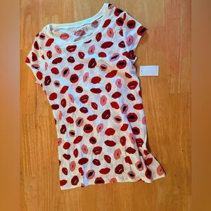 Red and Pink Lips Graphic T-Shirt